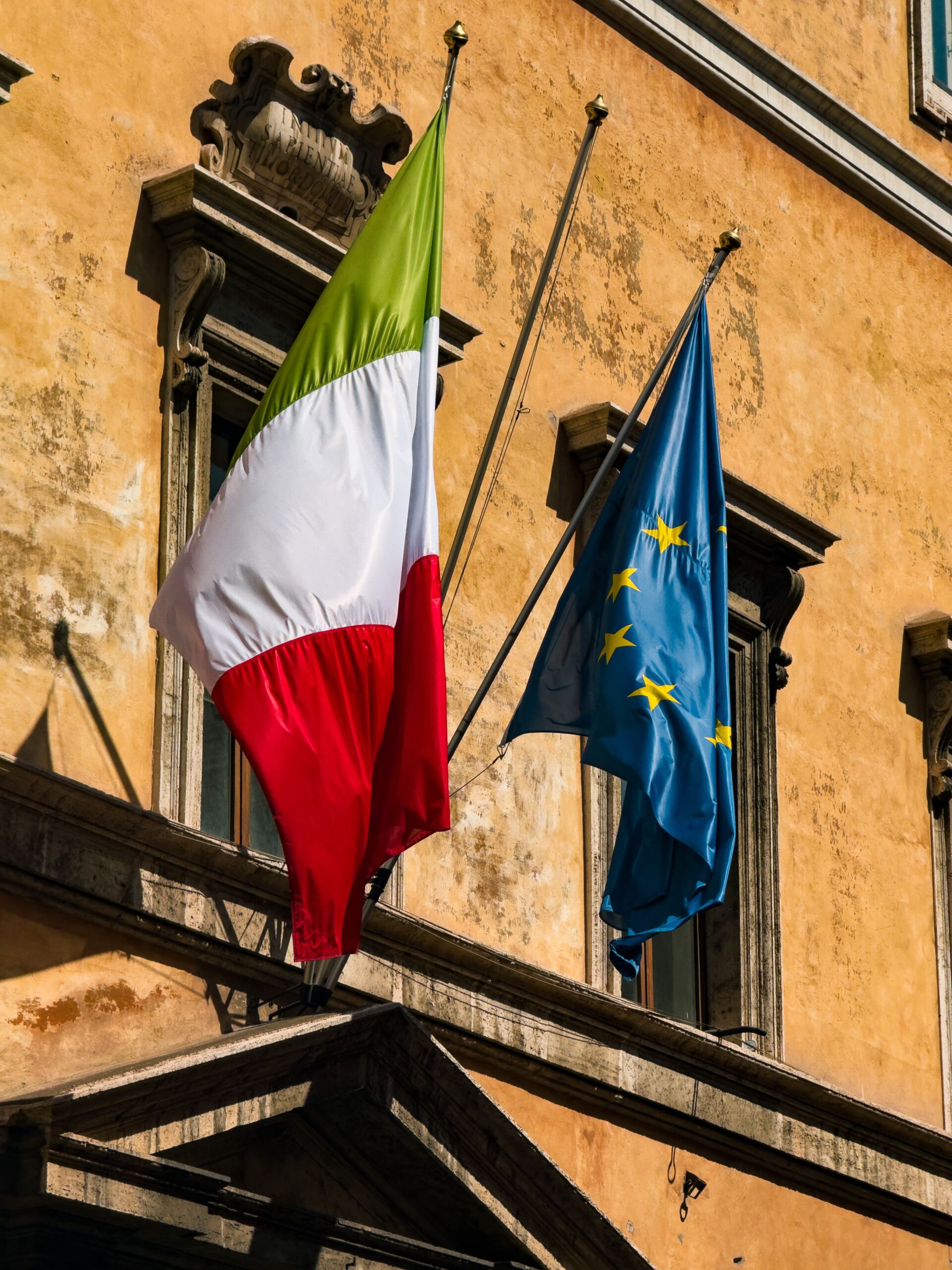 Lo strabismo italiano sui debiti